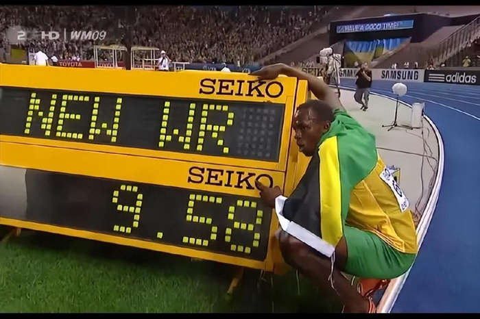 创造百米世界纪录时的博尔特