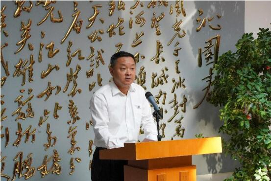 　　中国航材党委书记、董事长徐思伟致辞