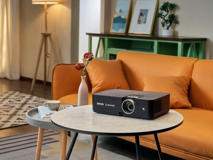 　　爱普生智能家用投影机 CH-A100