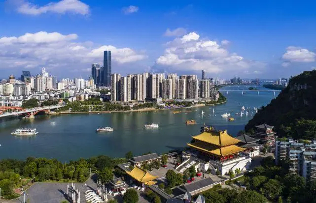 　　天气好的柳州城区风景宜人