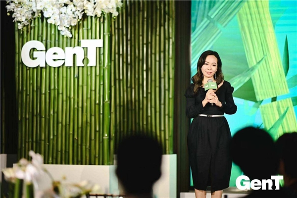 　　图:路易十三市场与传讯负责人Michelle分享路易十三与可持续的故事