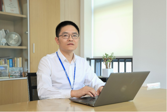 　　*腾讯公司副总裁兼西南区总经理蔡光忠