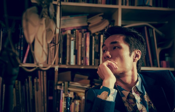 　　澳门本地艺术家袁伟业先生