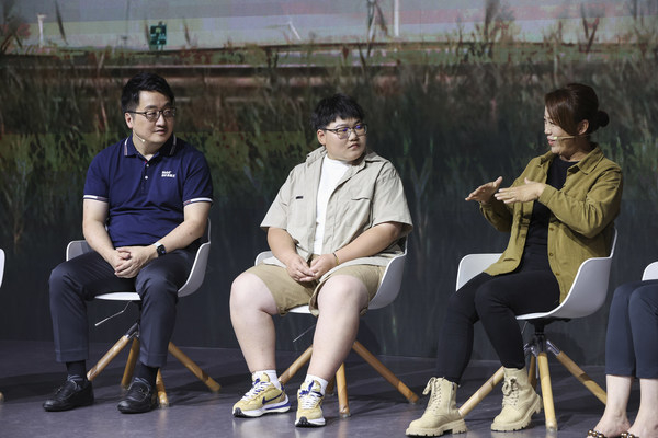 　　《奔赴》主创团队及嘉宾分享交流