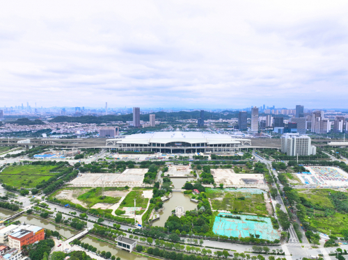 　　建设中的广州南站ICC