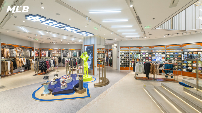 　　MLB品牌潮流旗舰店一楼全景图