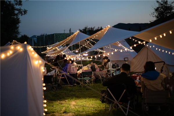 　　风声、树叶声都是自然里的白噪音