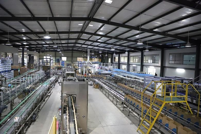 　　巴马神泉生产车间