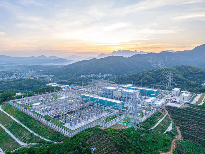 闽粤联网工程云霄换流站大景。 李志杰 杨惠平 陈海东 摄影报道