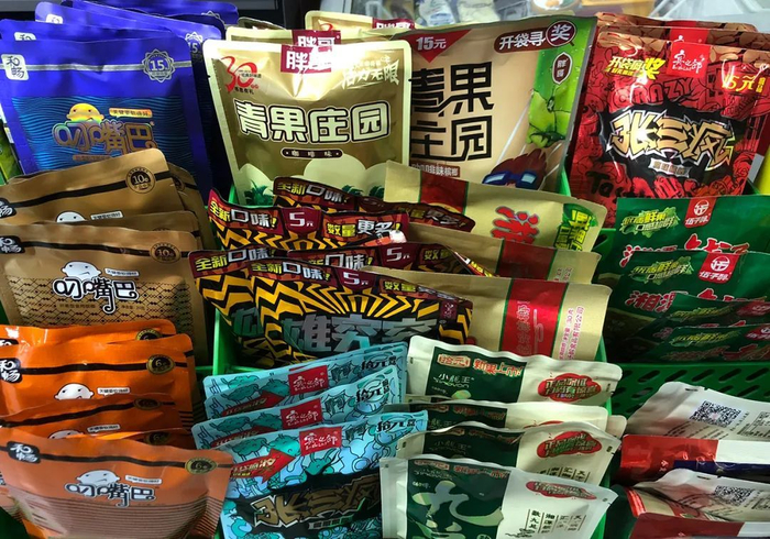 货架上的槟榔 图片来源：每日经济新闻 资料图