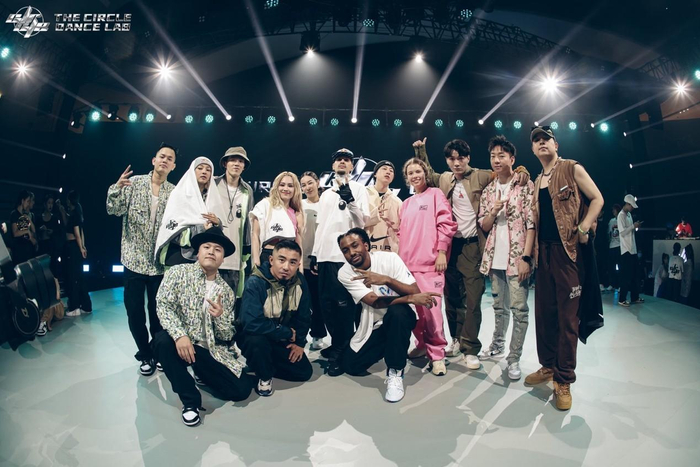 　　THE CIRCLE DANCE LAB决赛夜嘉宾裁判合照