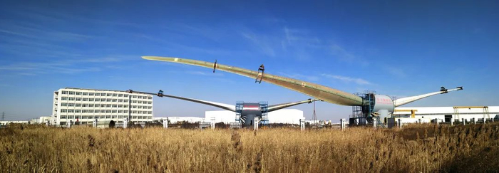 2014年国内首个12MW全自动叶片测试平台 ▲