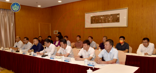 　　一带一路乡村振兴工作委员会与莱芜区人民政府就战略合作洽谈会议现场