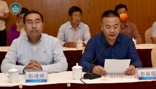 　　莱芜区人民政府雪野街道办事处党工委书记邹振儒发表讲话