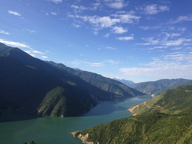 锦屏一级库区（图源中国锦屏地下实验室官方网站）