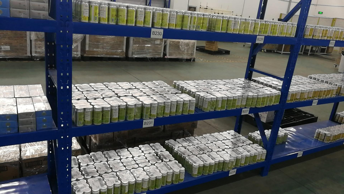 　　保税仓产品上架实图