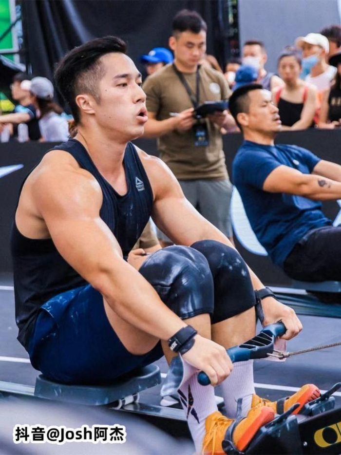 　　鸟哥：肌肉海滩护卫队直播真人秀节目内容创作者