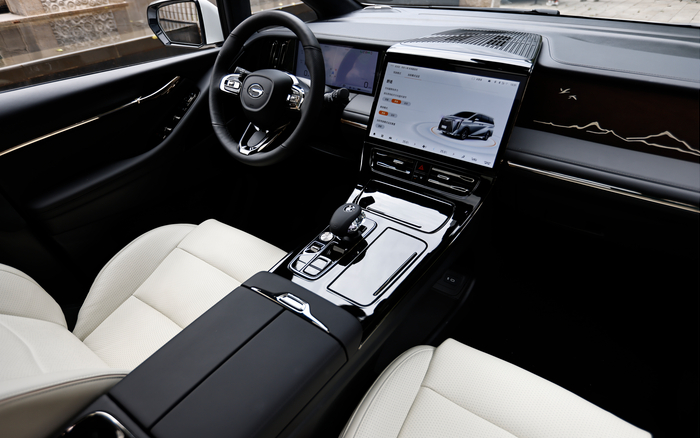 M8宗师版内饰 摄|新京报贝壳财经记者 白昊天