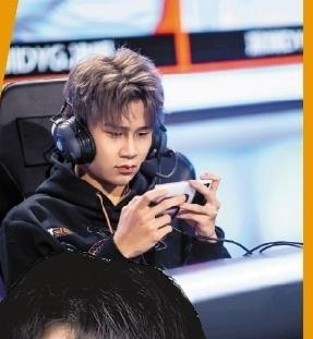 ▲小义曾拿下2020KPL秋季赛总冠军、FMVP等荣誉。