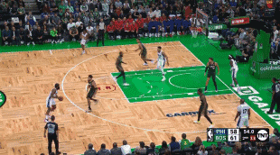 哈登关键三分锁定胜局