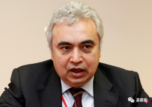 国际能源署执行董事法比罗尔说，今年二氧化碳排放量的增加速度远没有一些人担心的那么快……。