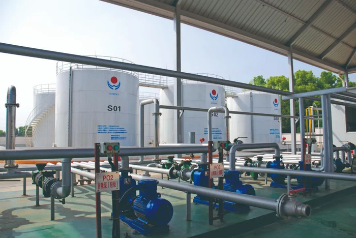 原料广适性生物柴油生产车间及产品&nbsp;&nbsp;林化所供图