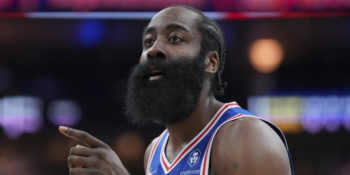 哈登穿绿衫兑现冠军梦想