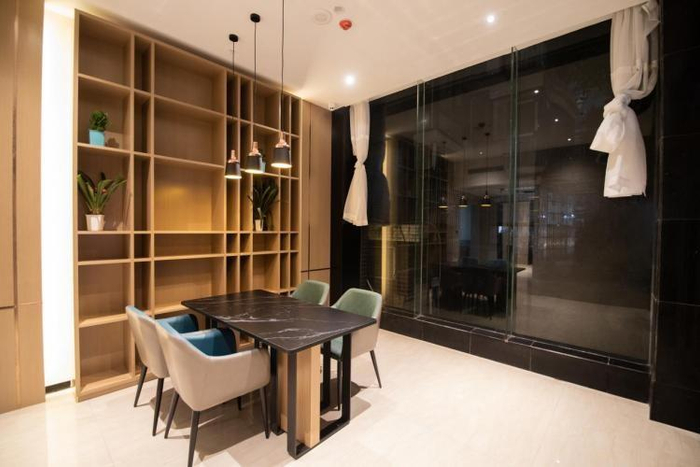 　　城市便捷酒店长沙四方坪国防科大店会客区