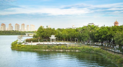 　　园博苑·天光云影共徘徊