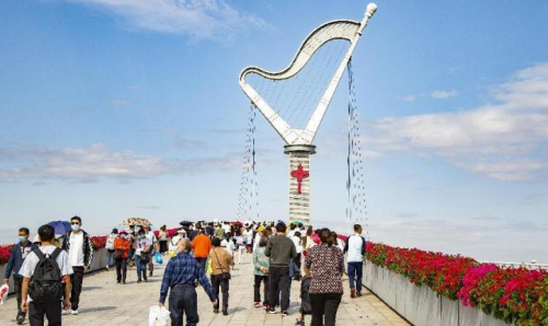 　　园博苑·往来必经蕴珍桥