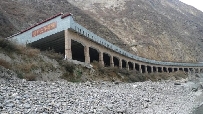 图片说明：国道213线渭门二号棚洞