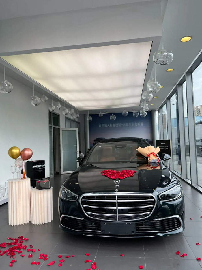 ▲王先生的奔驰S级汽车（消费者供图）