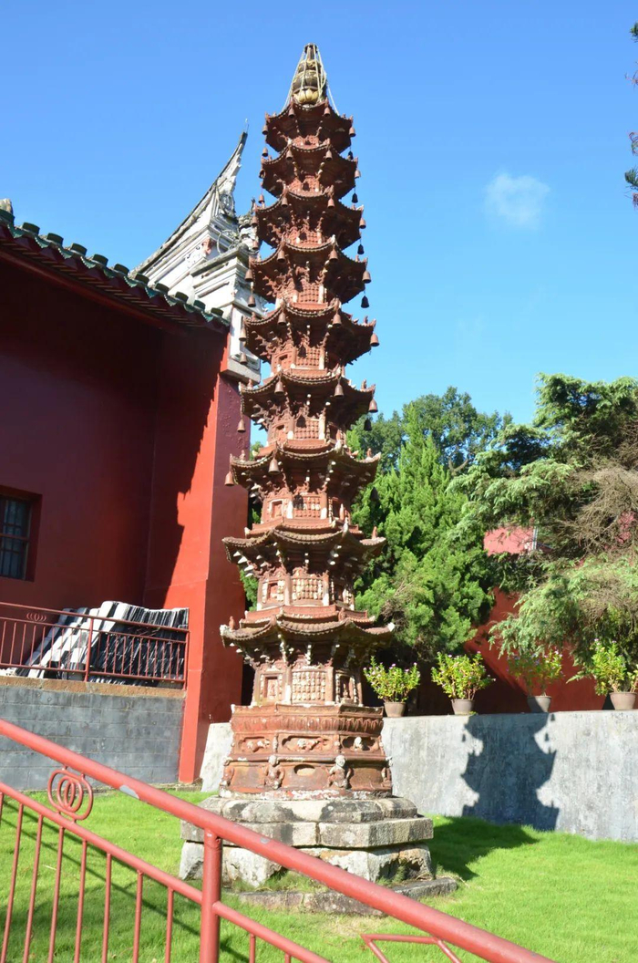 涌泉寺陶塔 张继州摄。