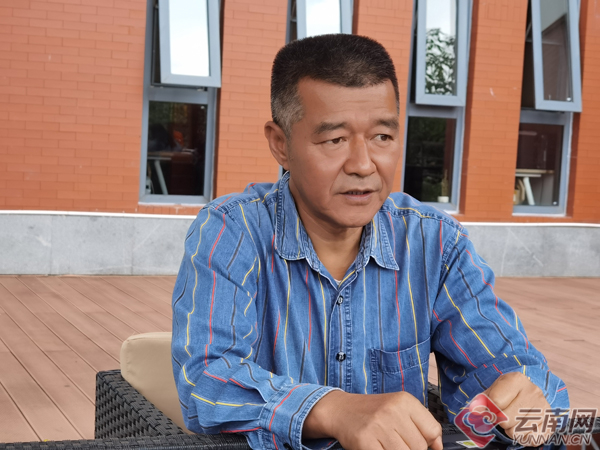 　　褚氏农业总经理褚一斌接受采访