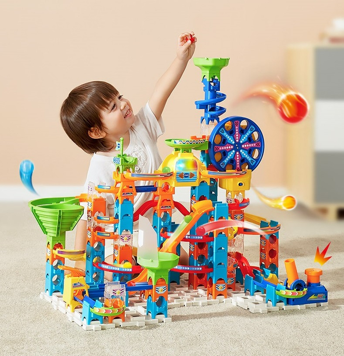 　　▲ 伟易达滚珠大冒险-摩天轮轨道积木套装