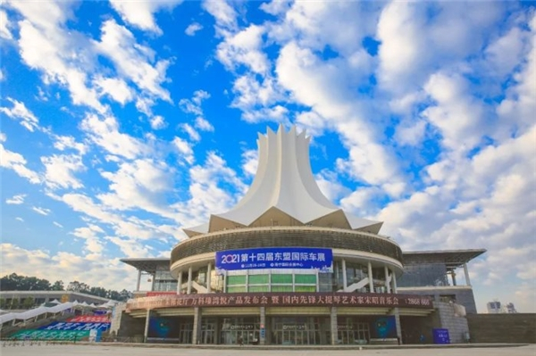 　　/ 历届车展现场实拍图