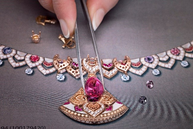 　　2022年宝格丽Divas' Dream高级珠宝系列作品制作过程