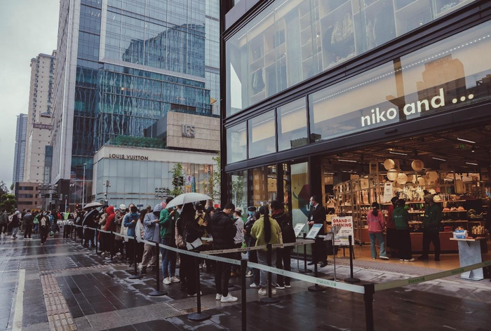 　　​成都春熙路百盛niko and …开业现场