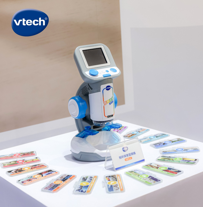 　　▲ 伟易达视听探索显微镜列在展位