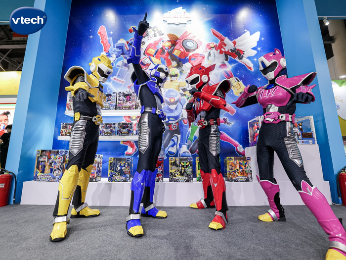 　　▲ 迷你特工队惊喜空降伟易达展位