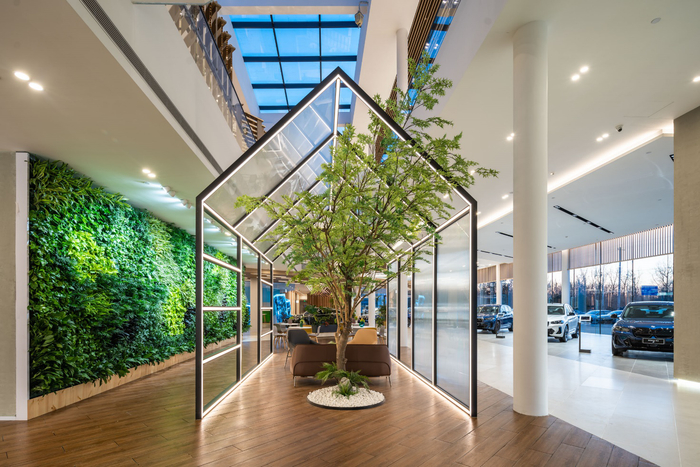 BMW领创绿星经销商。图/车企供图