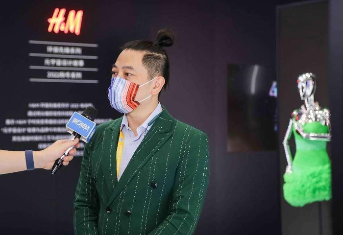 中国纺联社责办副主任胡柯华接受第一财经采访