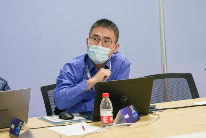 　　东风柳汽数字规划师申俸源分享桌面云建设成果