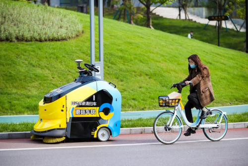 　　蘑菇车联自动驾驶清扫车