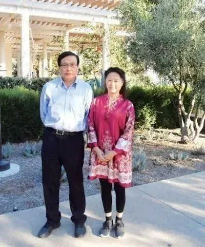 ·张益唐和妻子。