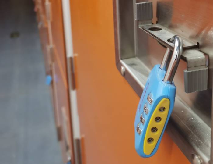 上了密码锁的大众迷你仓。 董红艳/摄