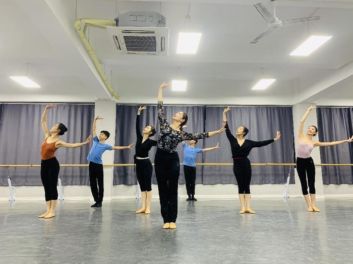 　　*厦门汉米艺考舞蹈培训场景