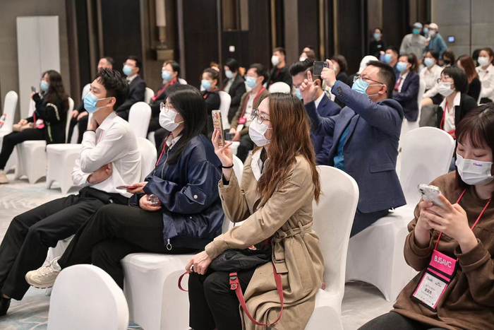 　　皇家宠物食品《犬百科全书》发布仪式