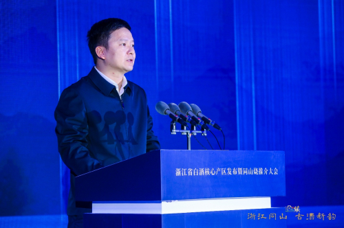 　　诸暨市委副书记、市长张昆仑
