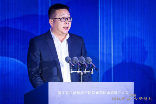 　　同山镇党委书记寿浙翔